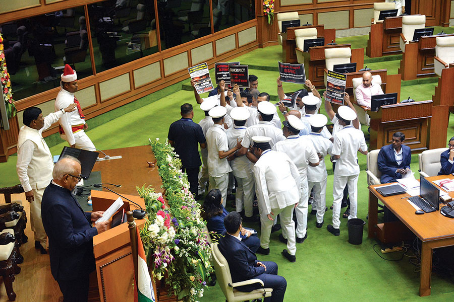 Arpora inferno deaths: Oppn demands political accountability