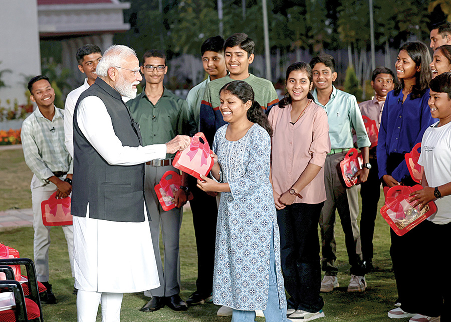 Technology should not enslave you, PM Modi tells students